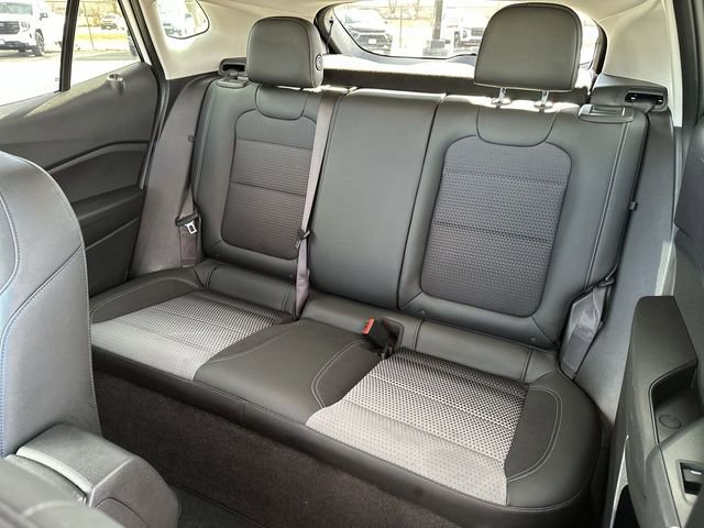 Used 2025 Chevrolet Trax LT image 25