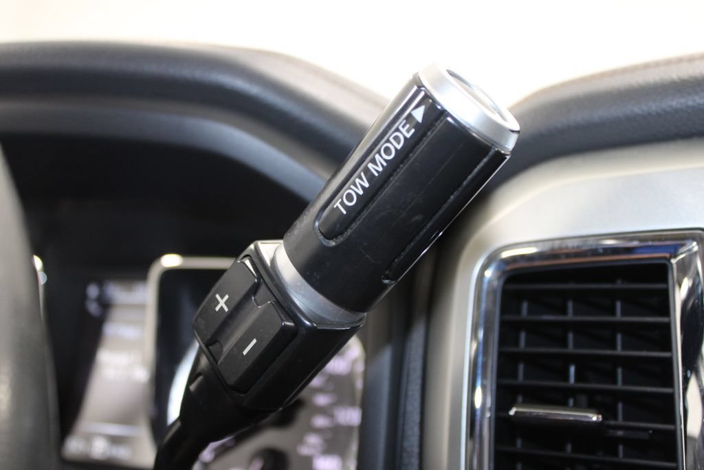 Used 2017 Nissan Titan SL RWD image 39