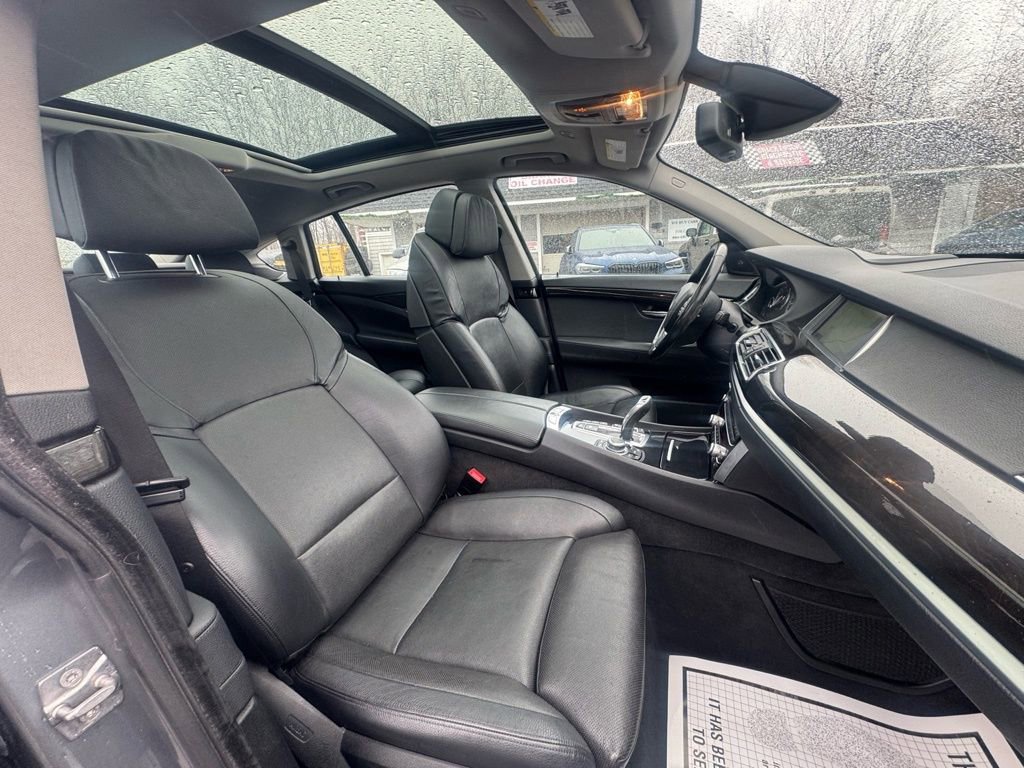 Used 2011 BMW 550i Gran Turismo xDrive image 23