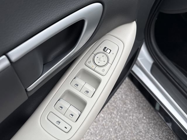 Used 2025 Hyundai Sonata SEL FWD image 18