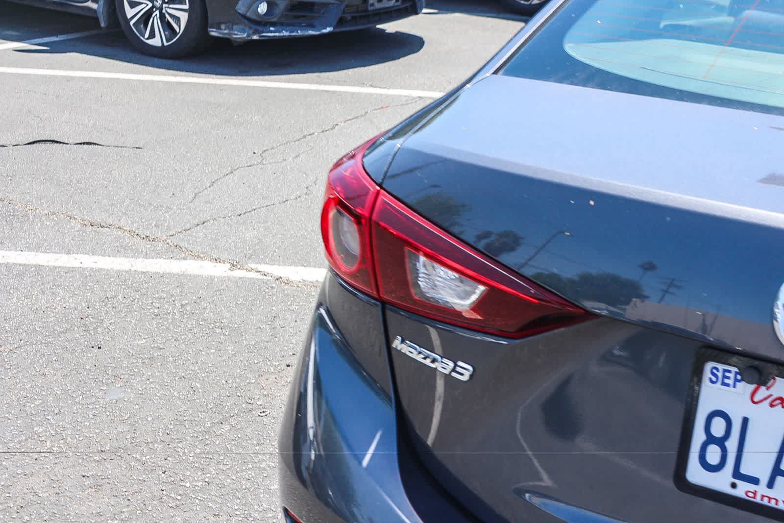 Used 2016 MAZDA MAZDA3 i Sport w/ Preferred Equipment Package FWD image 8