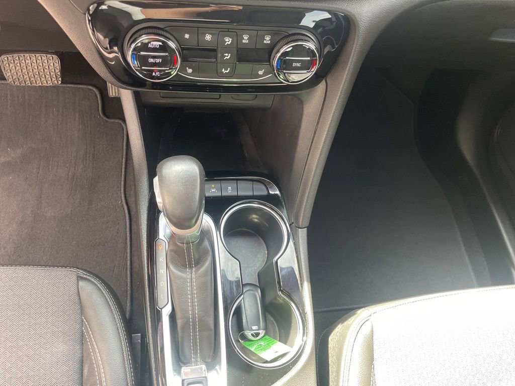 Used 2021 Buick Encore GX Select w/ Sport Touring Package FWD image 40