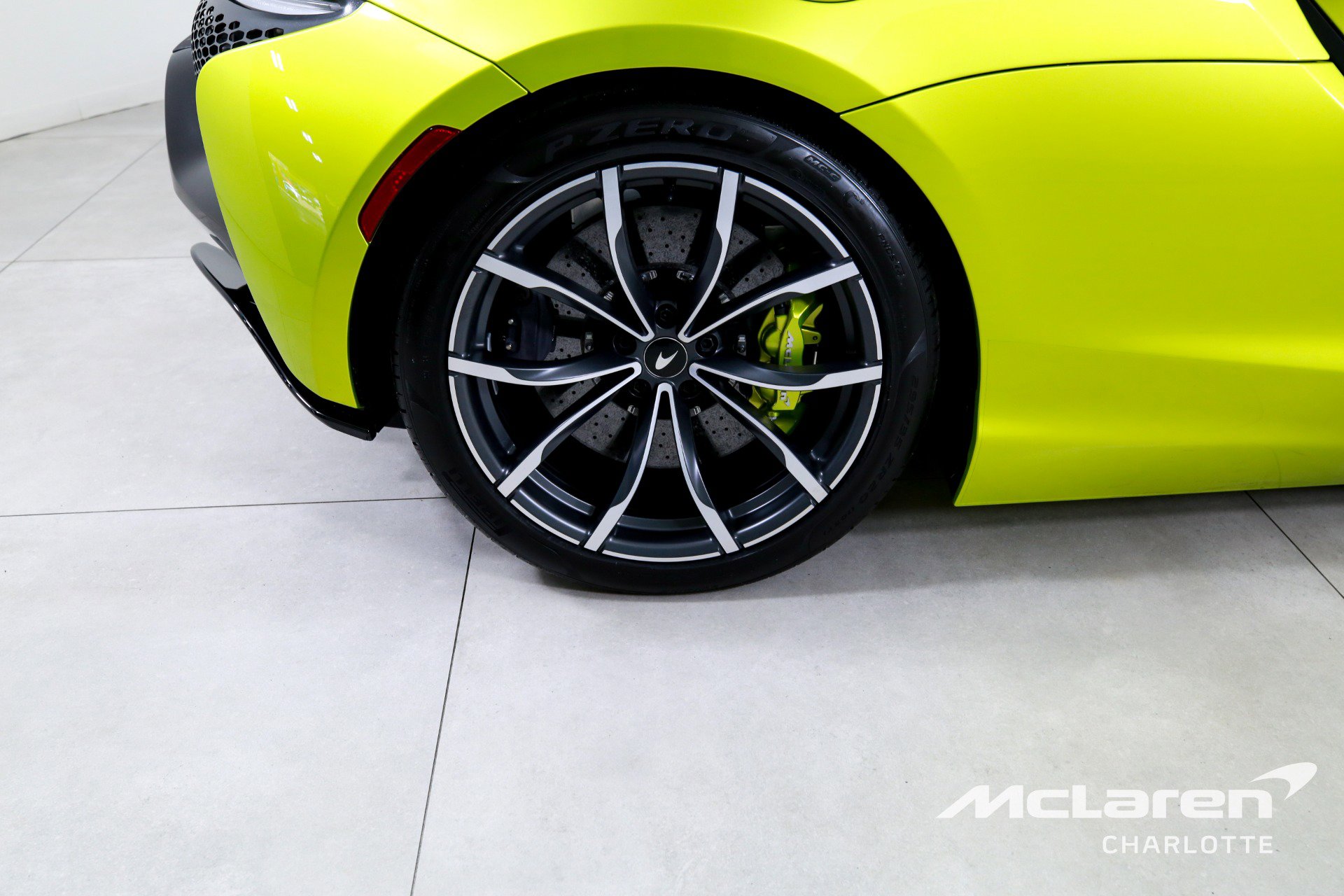 Used 2023 McLaren Artura image 16