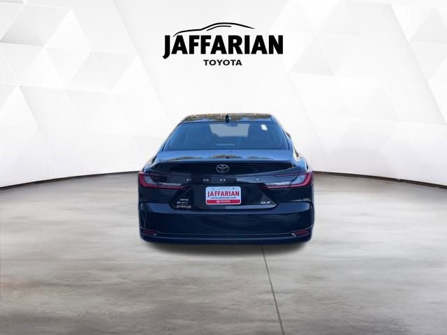 Used 2025 Toyota Camry Hybrid image 4