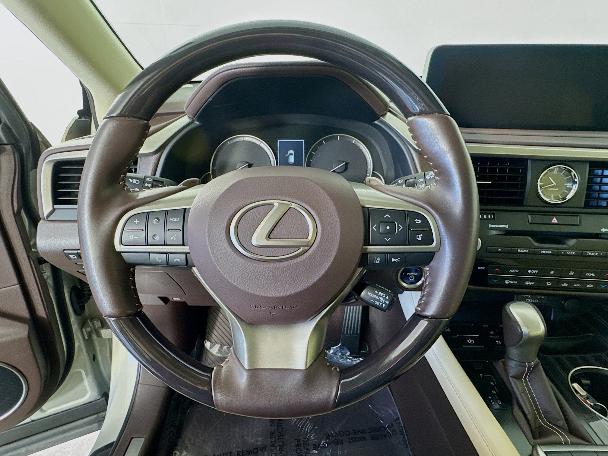 Used 2020 Lexus RX 450h AWD w/ Luxury Package image 11