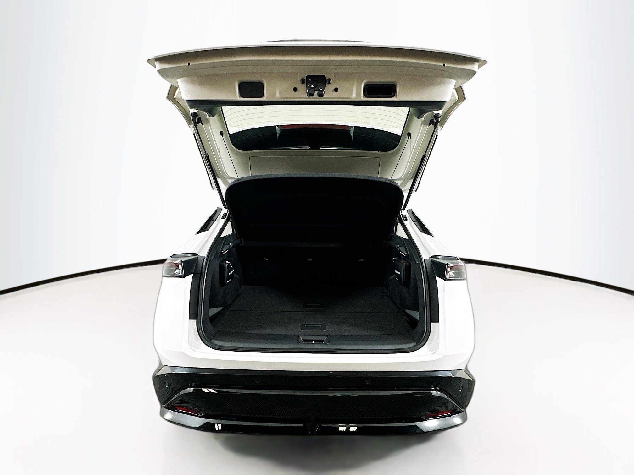 Used 2024 Nissan Ariya FWD image 30