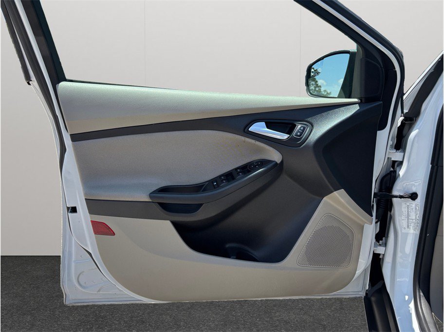 Used 2017 Ford Focus SE FWD image 15