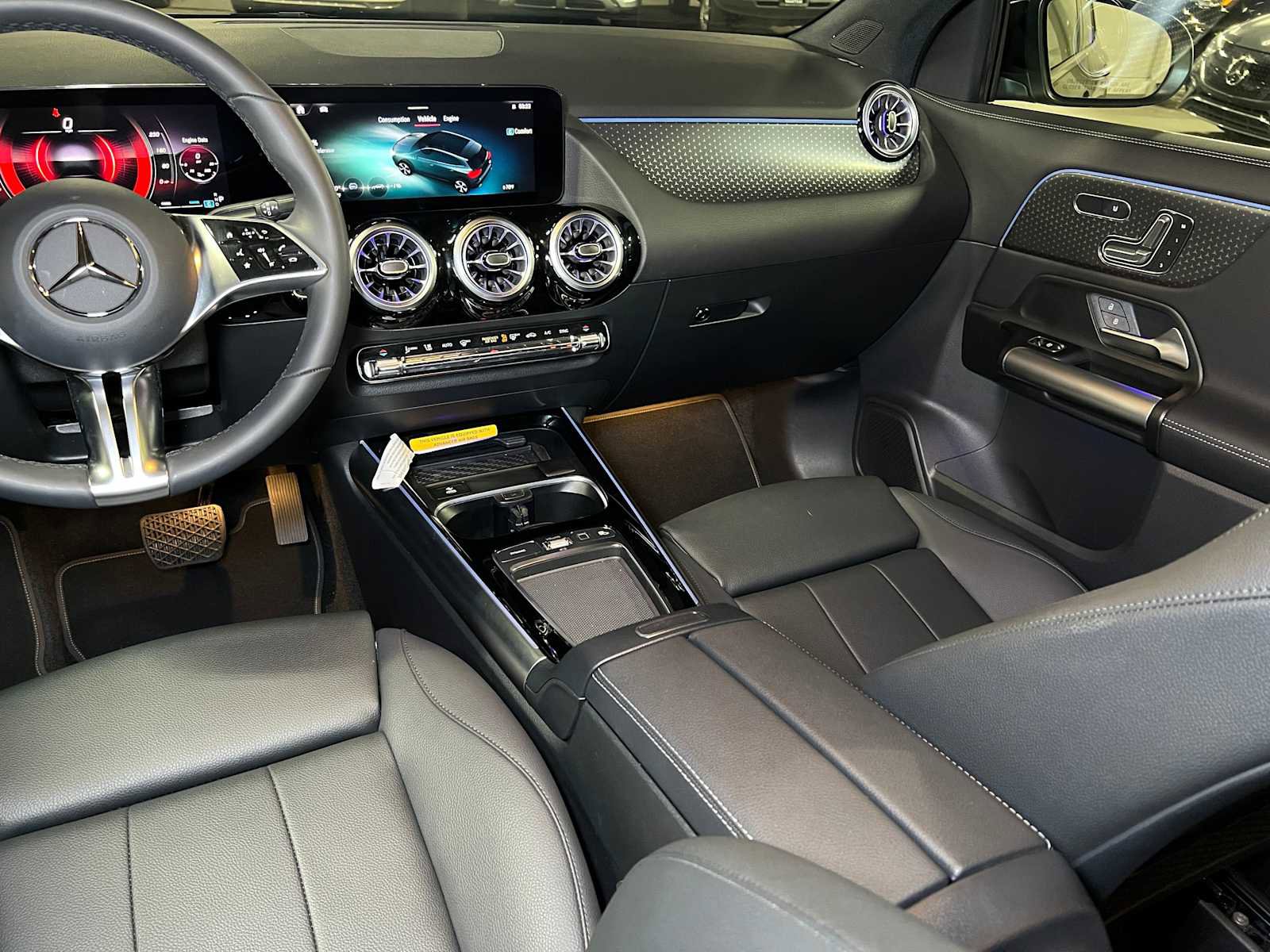 Certified 2025 Mercedes-Benz GLA 250 4MATIC image 33