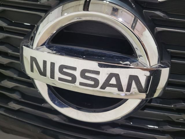 Used 2017 Nissan Rogue SV image 26