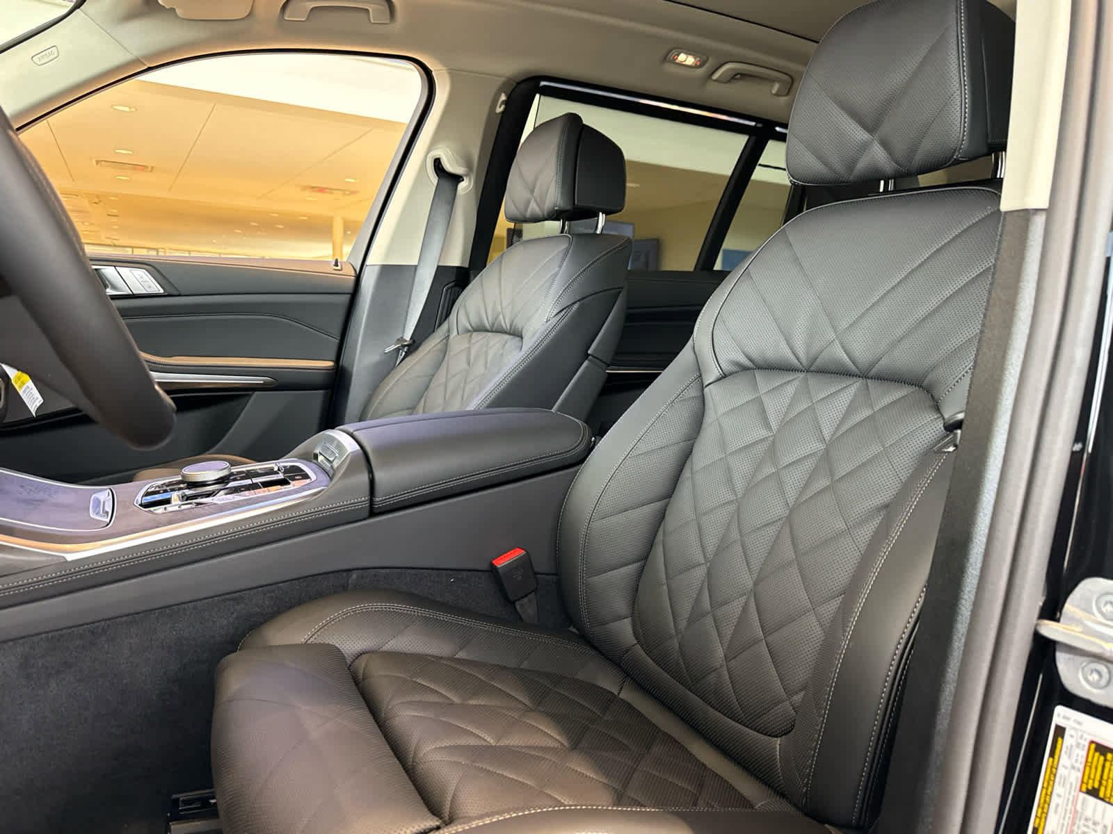 New 2026 BMW X7 xDrive40i w/ Premium Package AWD/4WD image 12