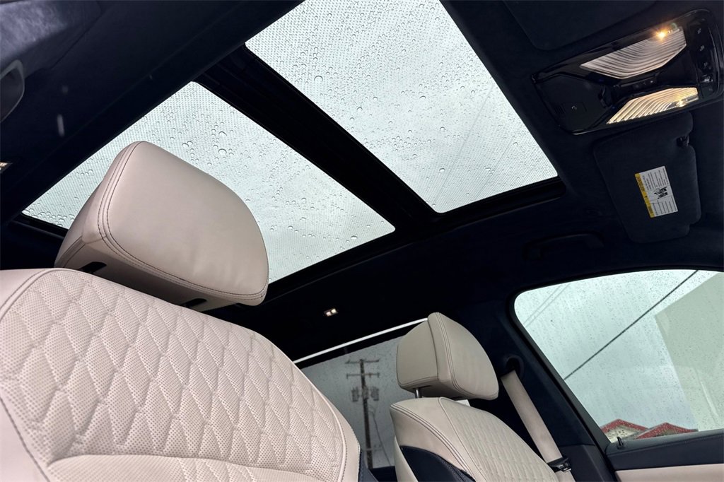 Used 2022 BMW X7 xDrive40i w/ M Sport Package image 16