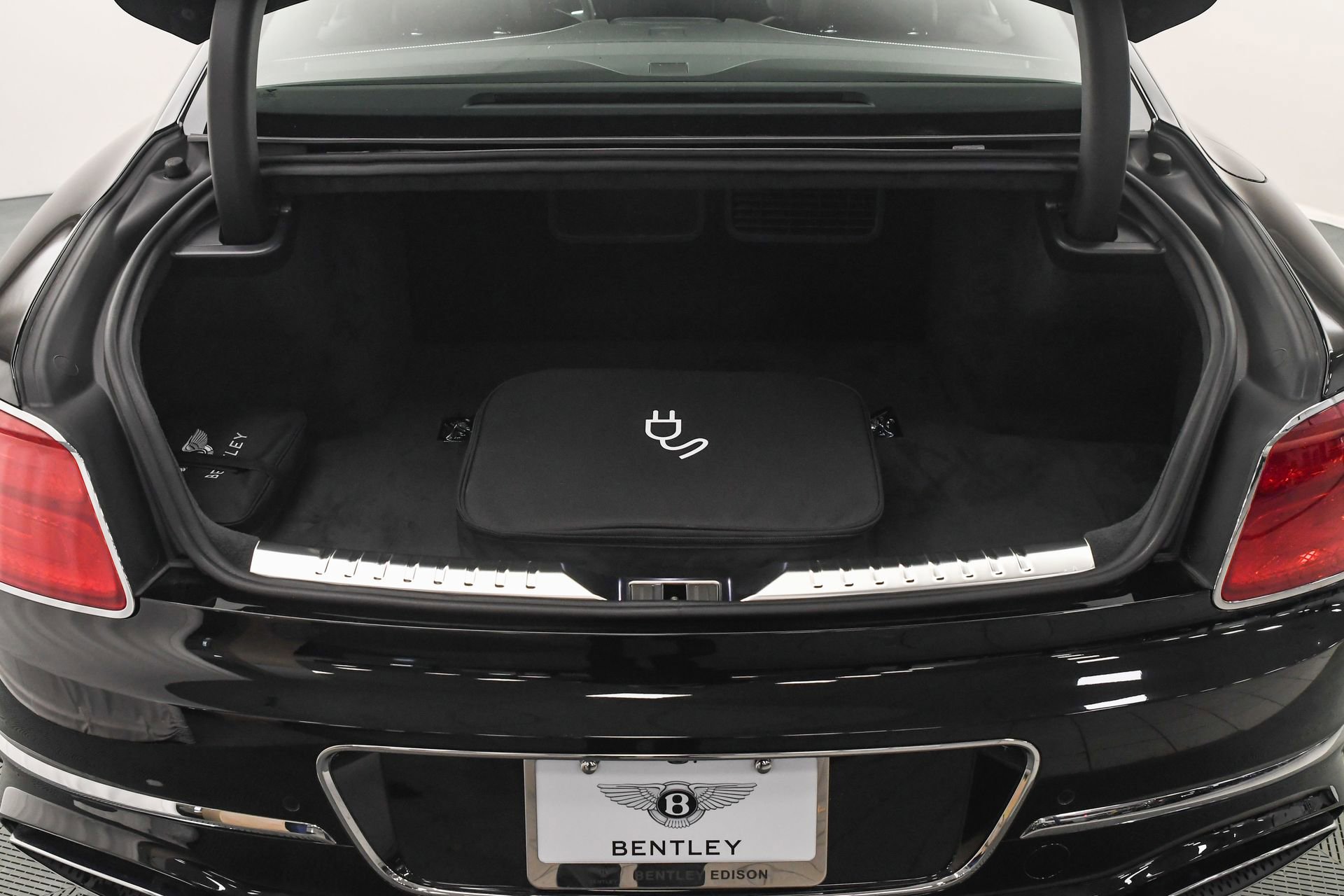 New 2026 Bentley Flying Spur Plug-In Hybrid image 11