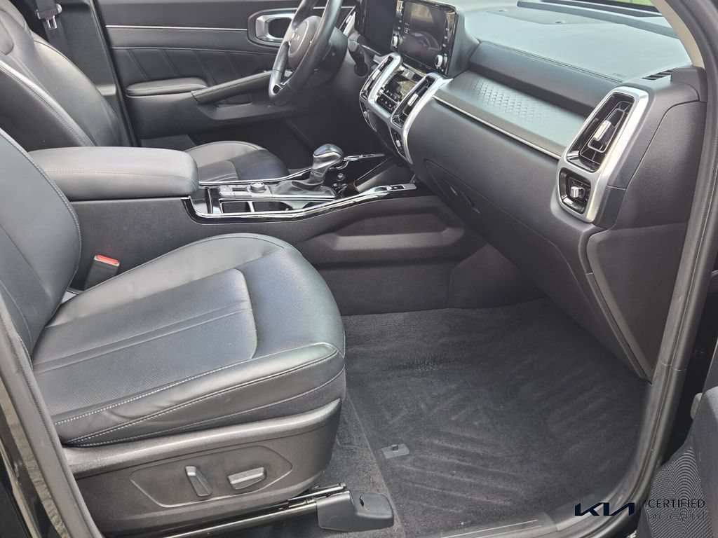 Certified 2023 Kia Sorento SX FWD image 18