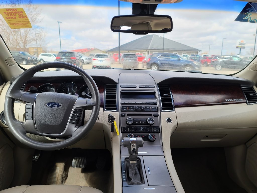 Used 2010 Ford Taurus SEL image 11