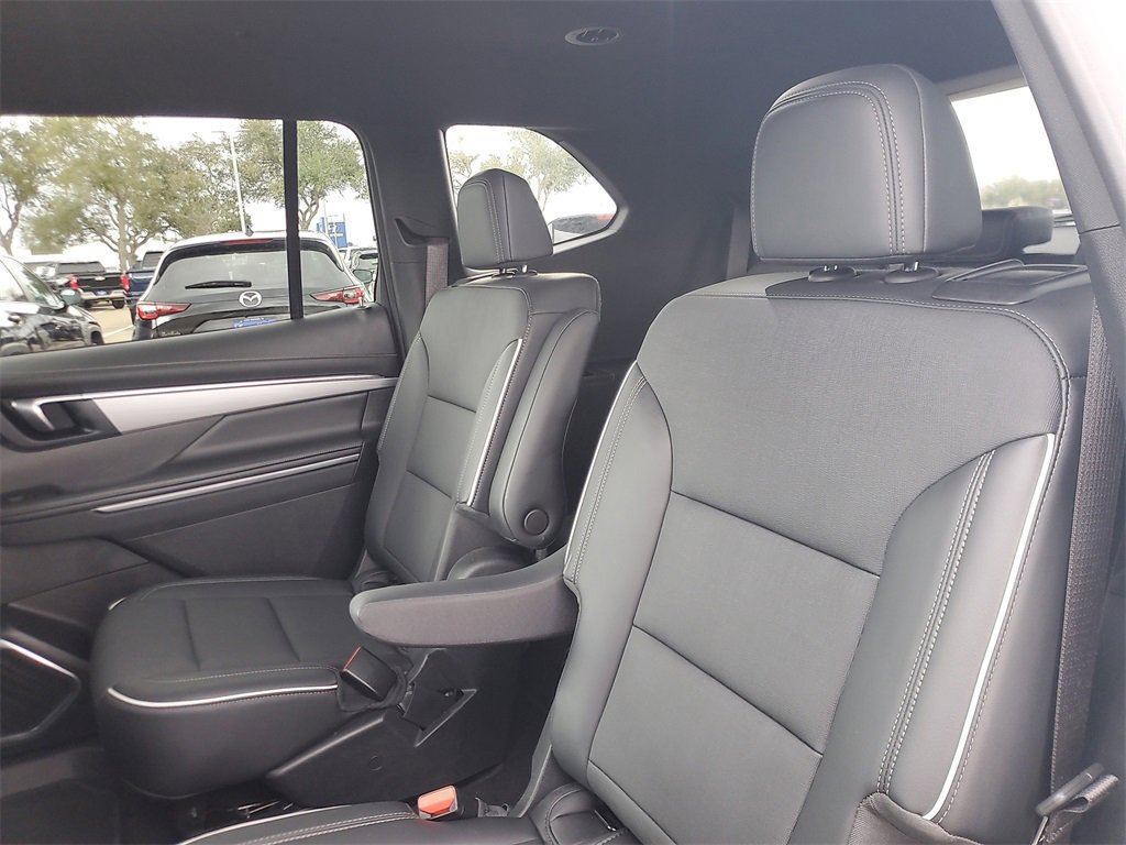 Used 2025 Buick Enclave Preferred image 11