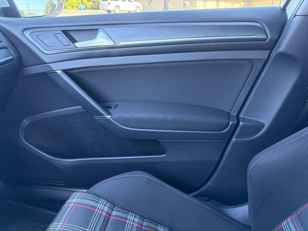 Used 2019 Volkswagen GTI SE FWD image 20