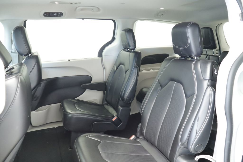 Certified 2023 Chrysler Pacifica Touring-L FWD image 21