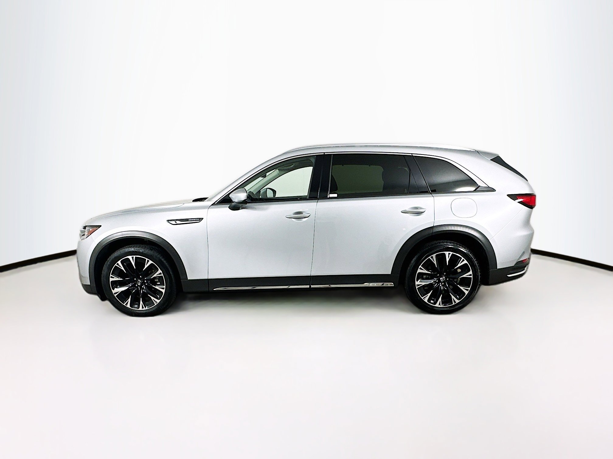 Used 2024 MAZDA CX-90 Plug-In Hybrid w/ Premium Pkg AWD/4WD image 4