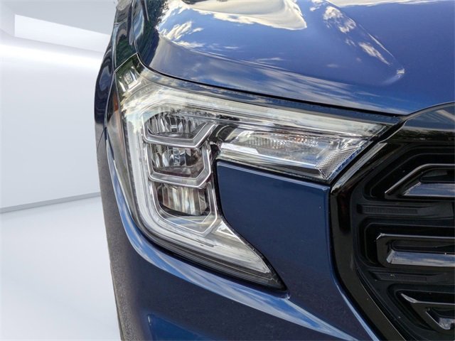 Used 2023 GMC Terrain SLE w/ Driver Convenience Package image 10