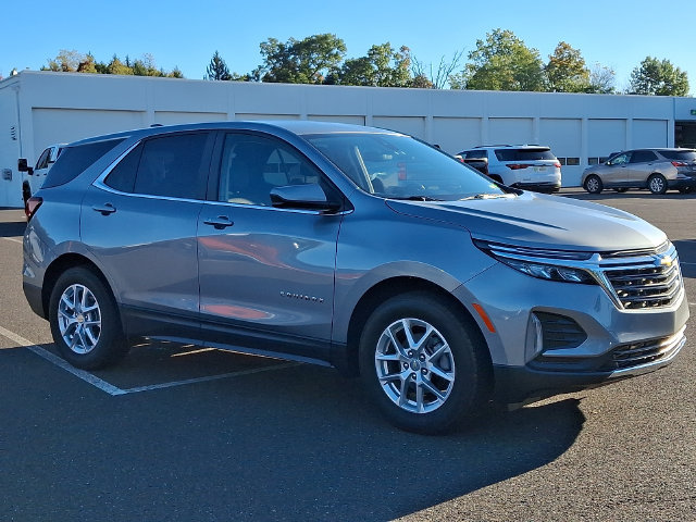 Used 2024 Chevrolet Equinox LT AWD/4WD image 3