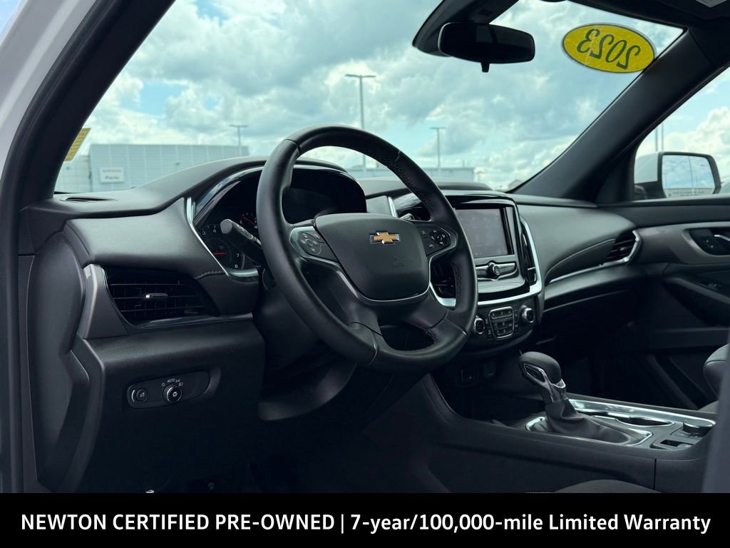 Used 2023 Chevrolet Traverse LT FWD image 11