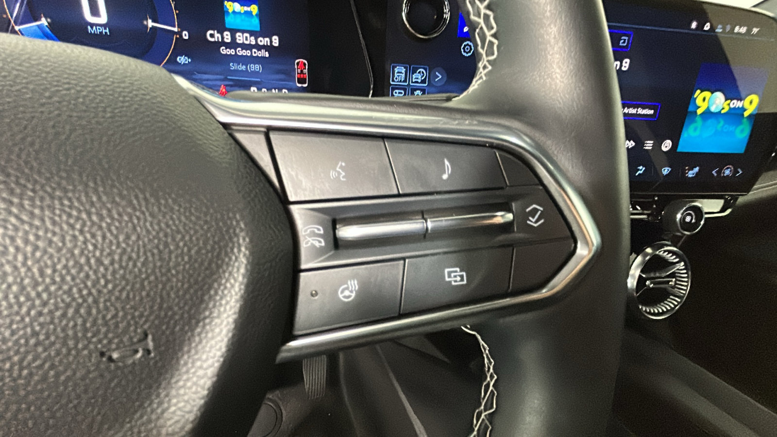 Used 2024 Chevrolet Blazer EV LT AWD/4WD image 21