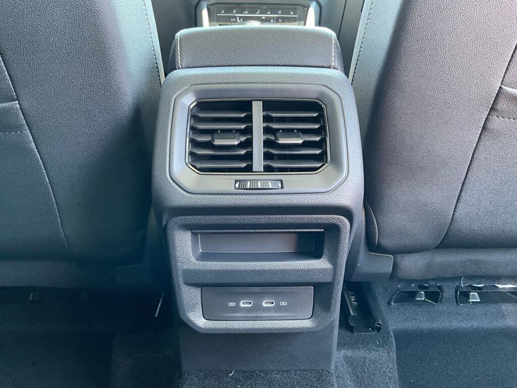 New 2026 Volkswagen Taos SEL AWD/4WD image 15