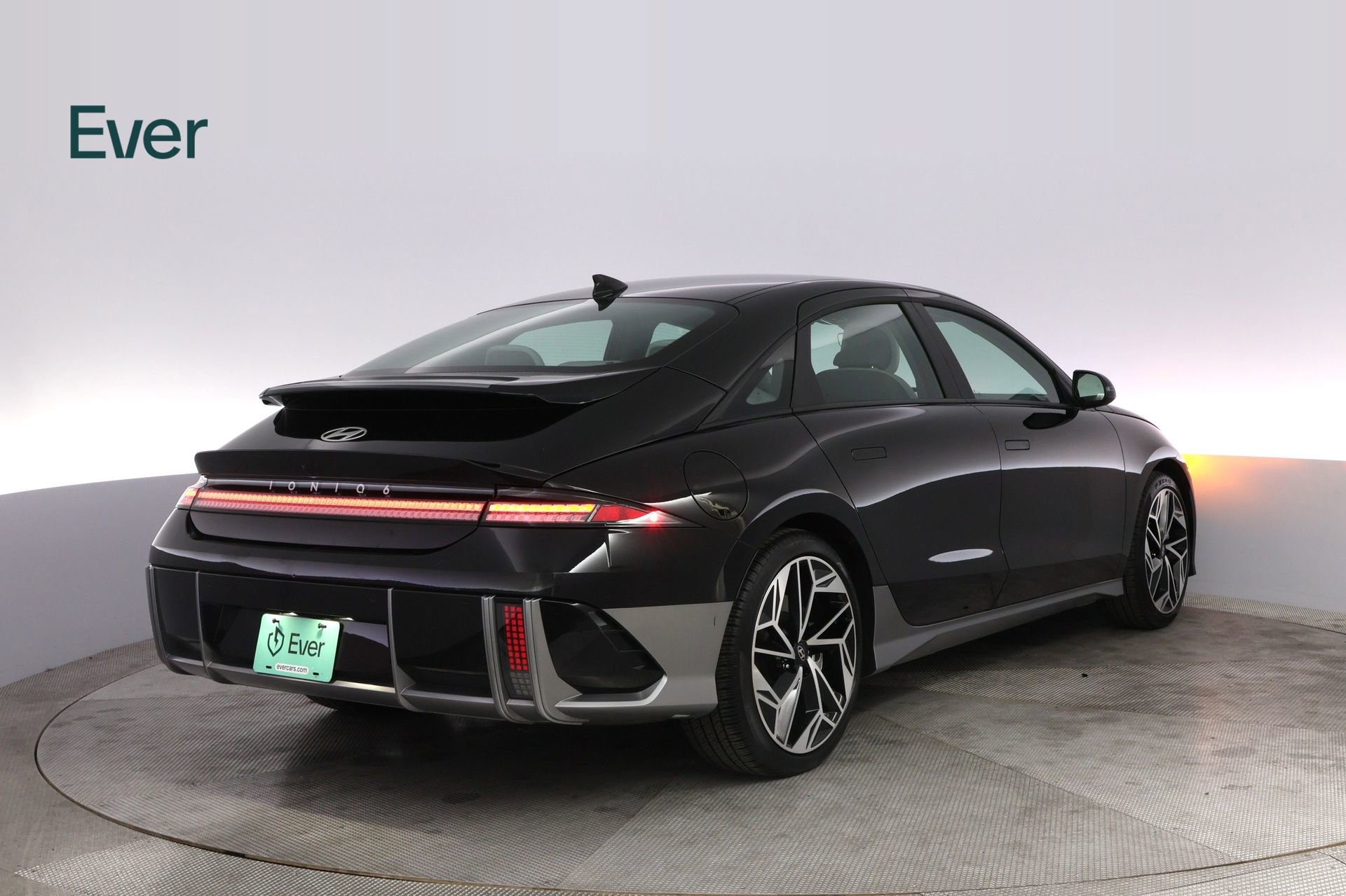 Used 2024 Hyundai Ioniq 6 SEL image 3