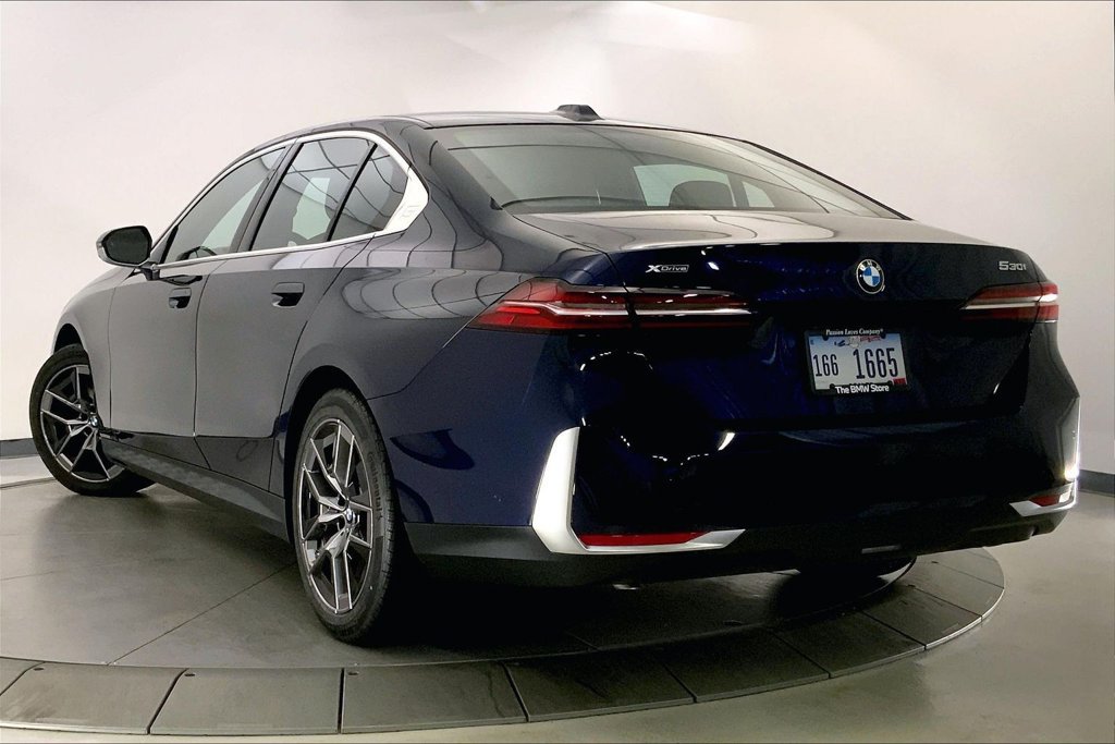 New 2026 BMW 530i xDrive AWD/4WD image 2