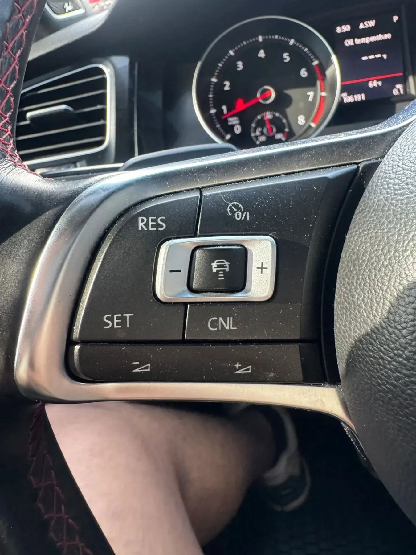 Used 2017 Volkswagen GTI SE FWD image 12