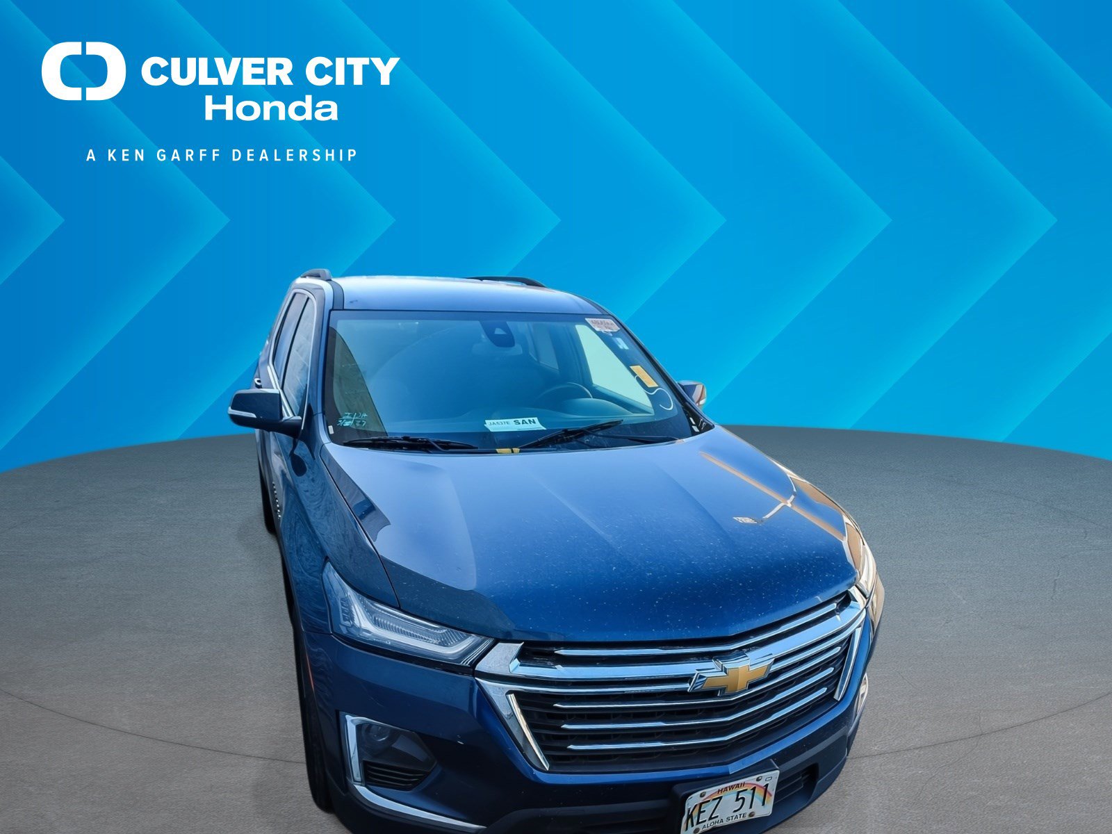 Used 2023 Chevrolet Traverse LT FWD image 1