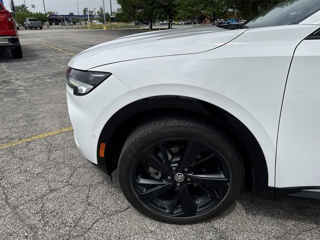 Certified 2022 Buick Envision Essence w/ Technology Package II FWD image 19