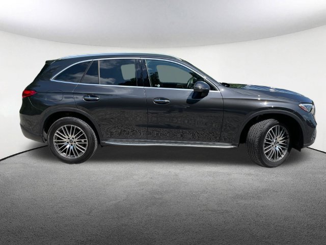 Used 2025 Mercedes-Benz GLC 300 4MATIC image 16
