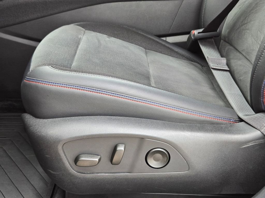 Used 2025 Chevrolet Blazer EV RS image 26