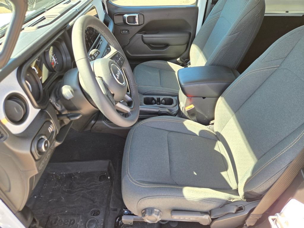 Used 2025 Jeep Wrangler Sport image 6