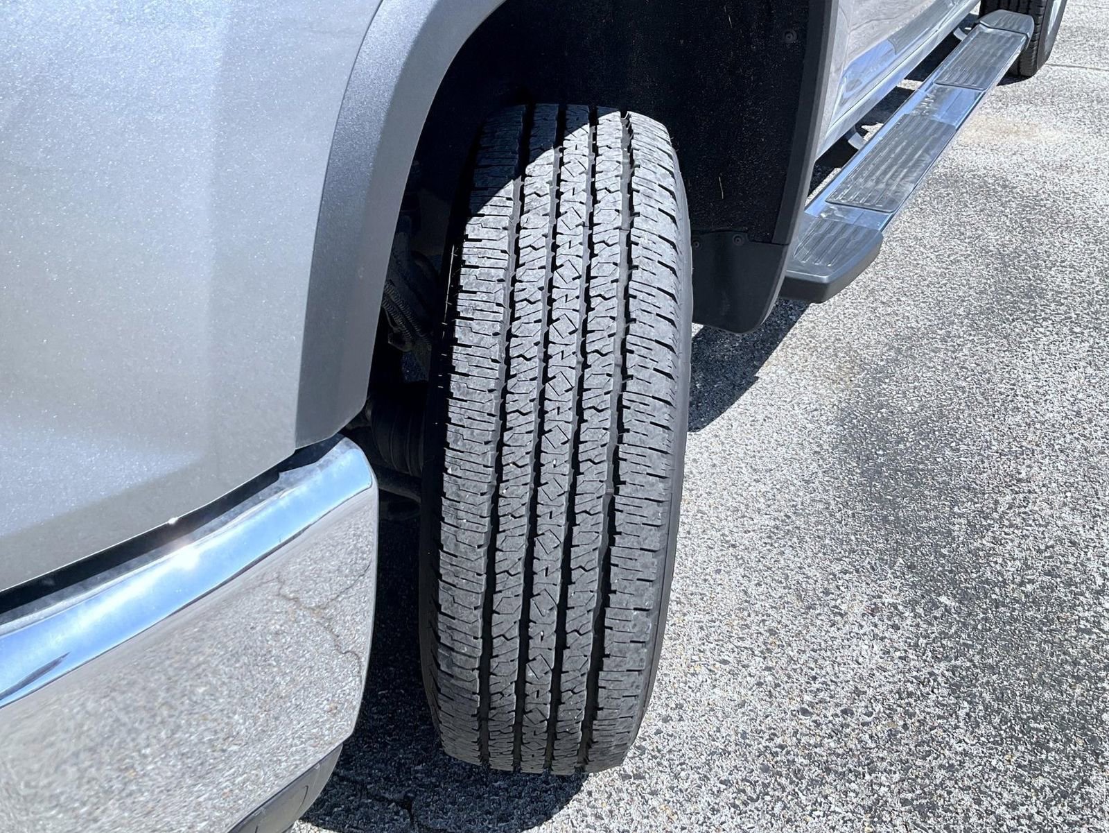 Used 2025 Chevrolet Silverado 2500 LT w/ Convenience Package image 24