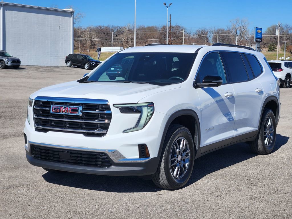 Used 2025 GMC Acadia Elevation image 3