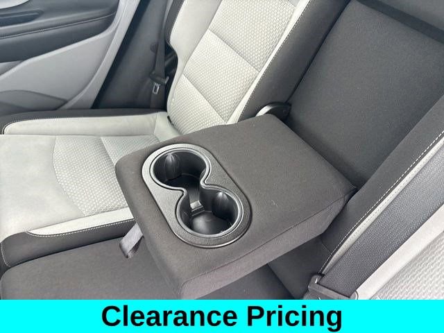 Used 2023 GMC Terrain SLE w/ Driver Convenience Package image 34