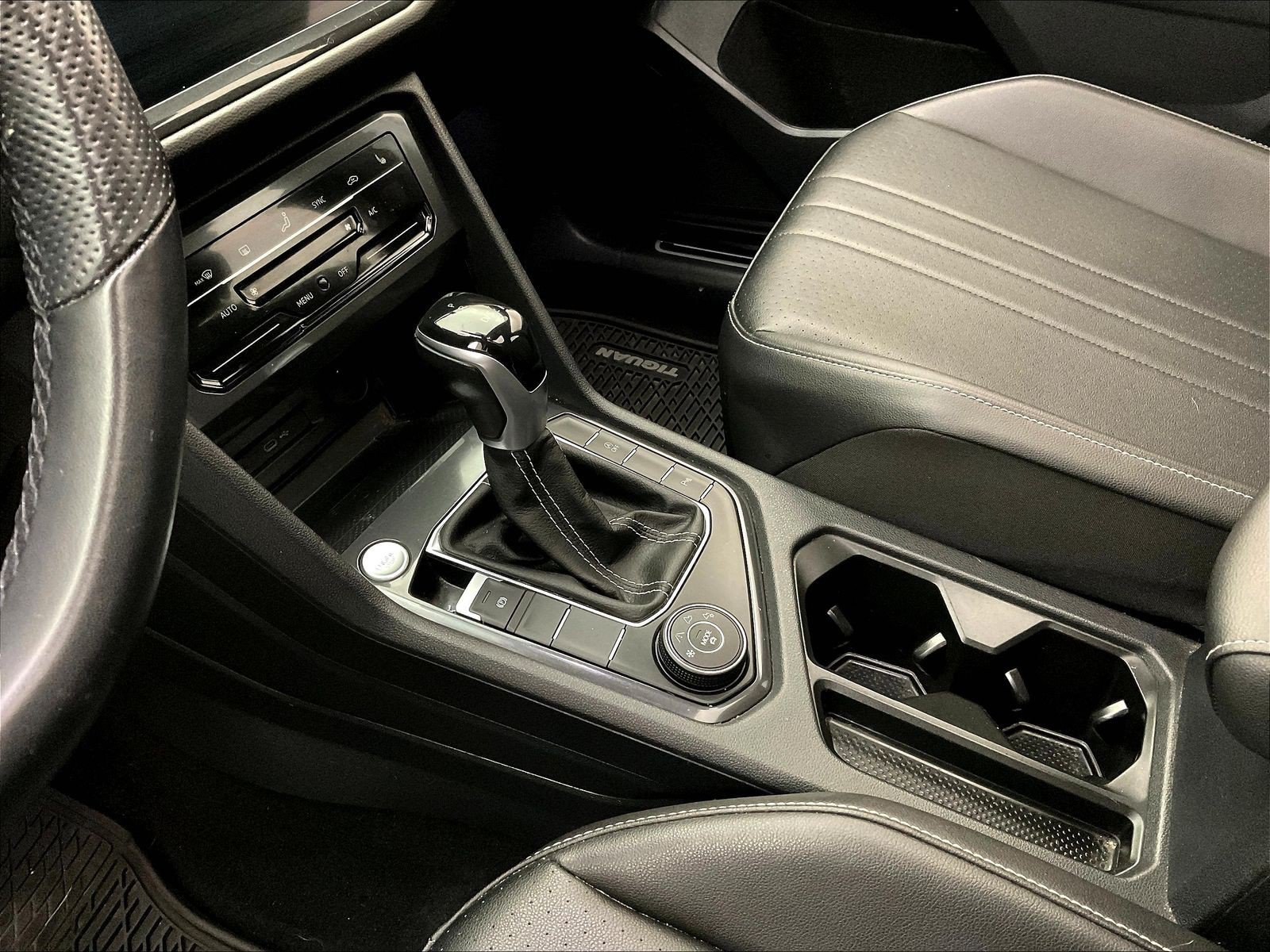 Used 2022 Volkswagen Tiguan SE R-Line AWD/4WD image 18