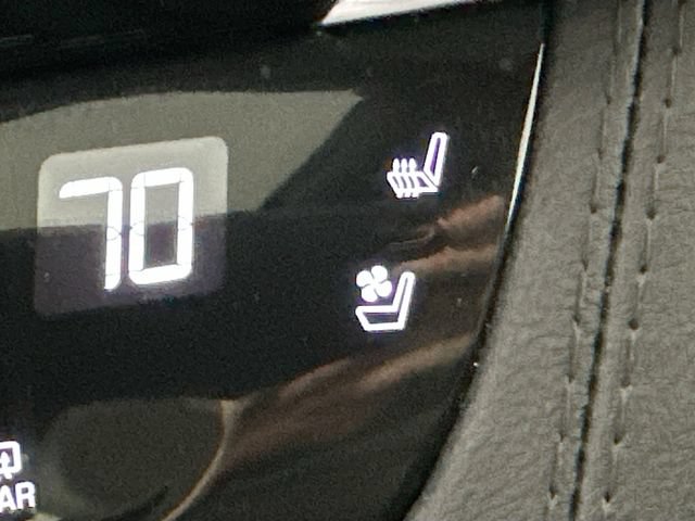 Used 2024 Cadillac XT6 Sport w/ Technology Package AWD/4WD image 19