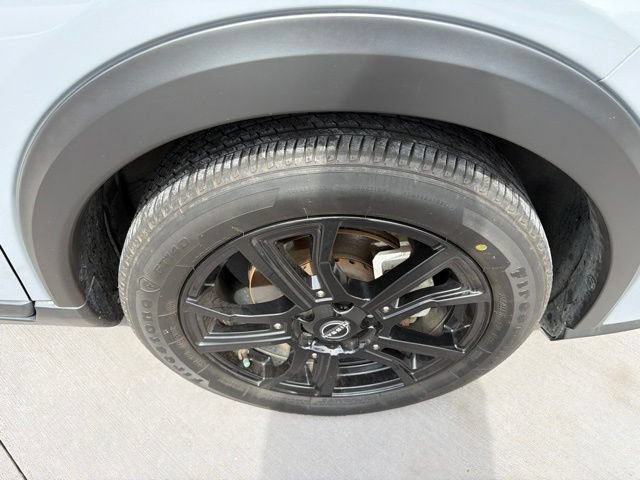 Used 2023 Nissan Kicks SR FWD image 29