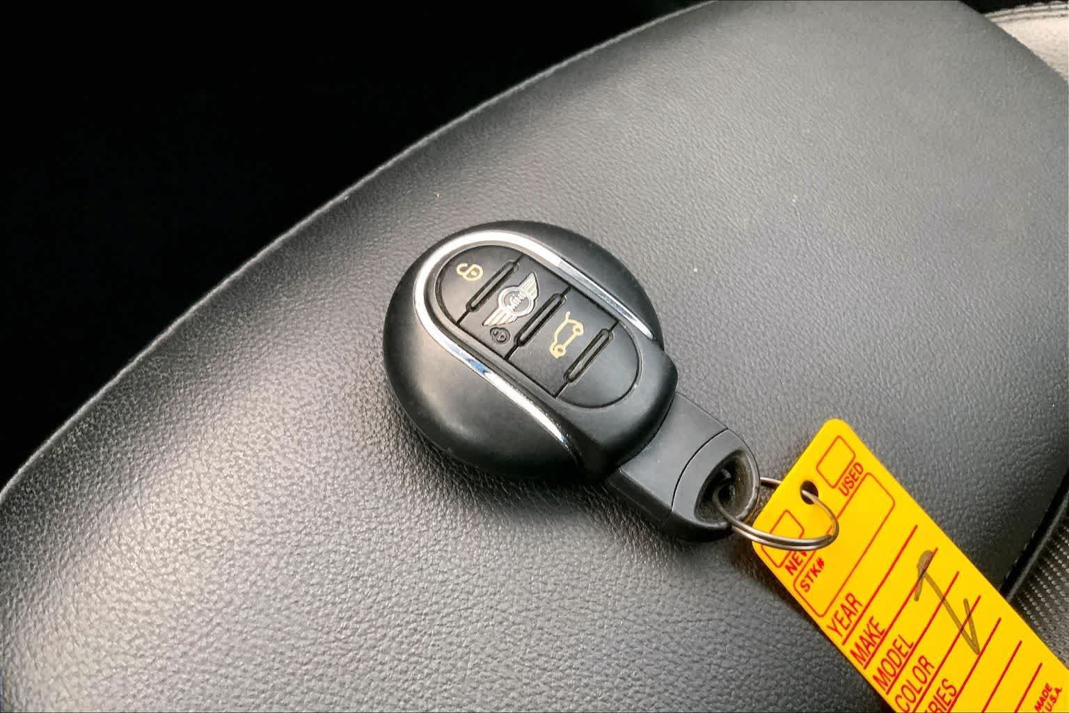 Used 2015 MINI Cooper 4-Door Hardtop FWD image 19