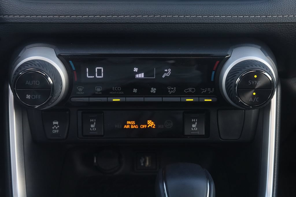 Used 2025 Toyota RAV4 XLE Premium w/ Weather Package AWD/4WD image 15
