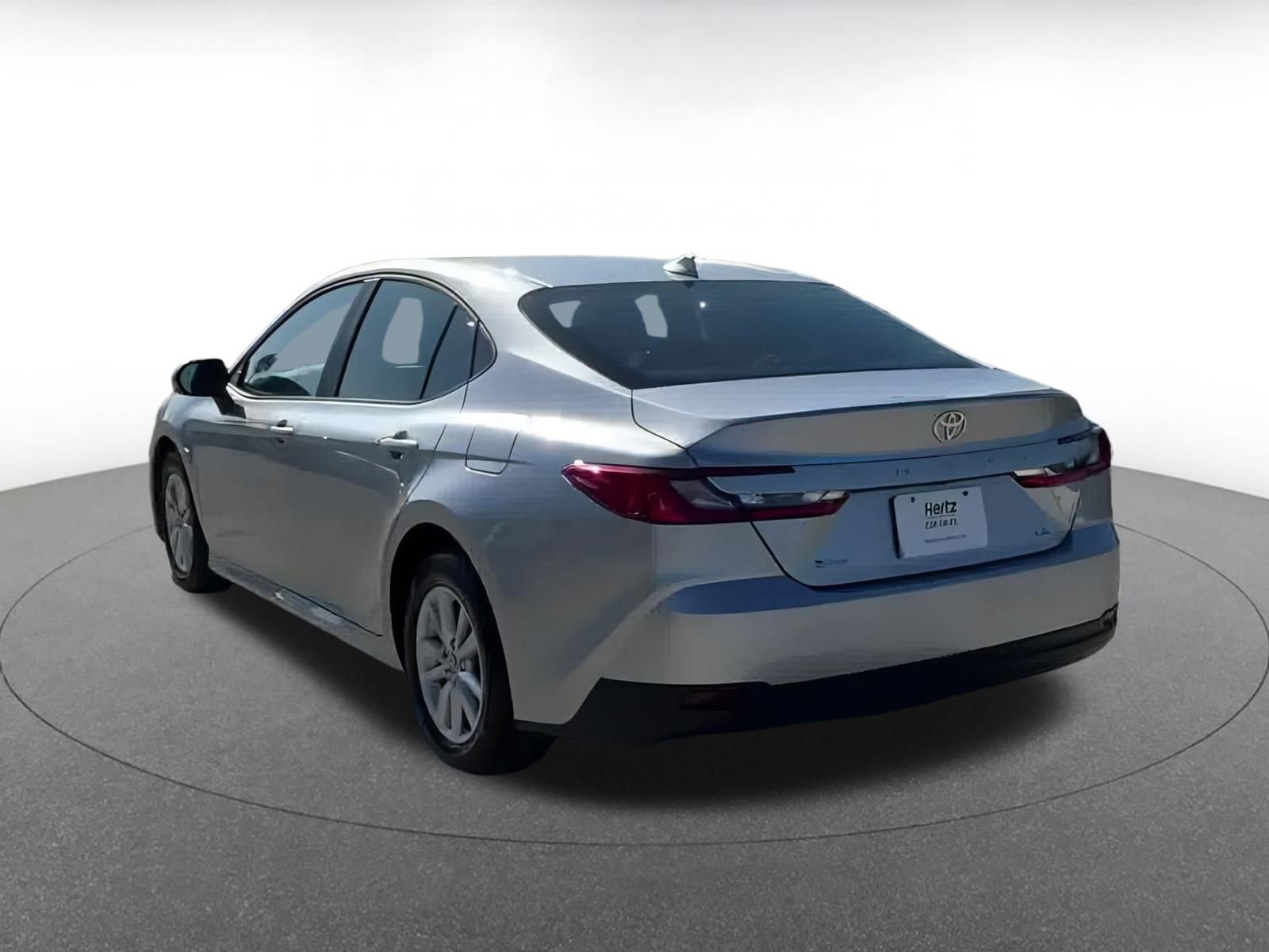 Used 2025 Toyota Camry LE image 11