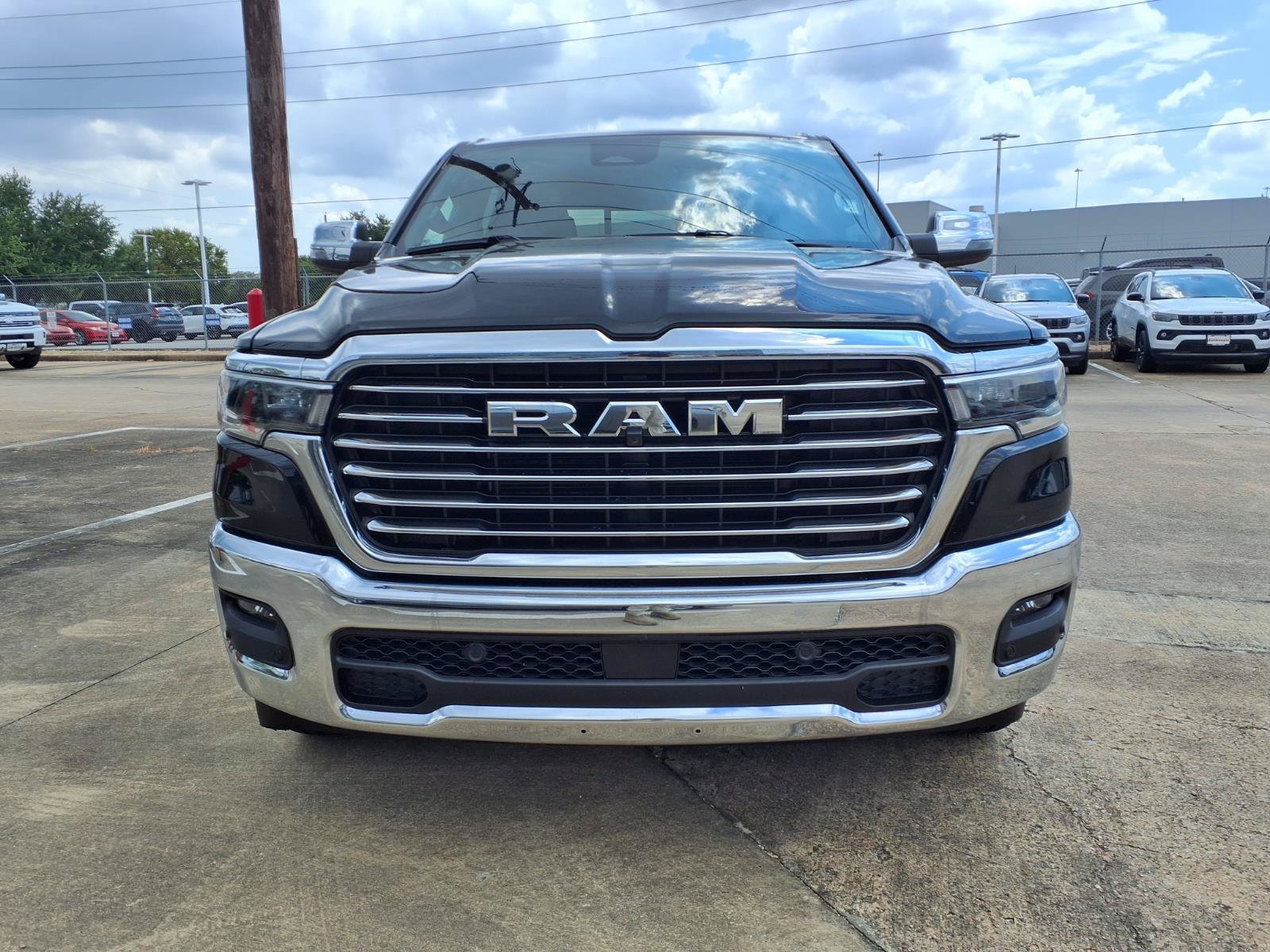 Used 2025 RAM 1500 Laramie AWD/4WD image 23