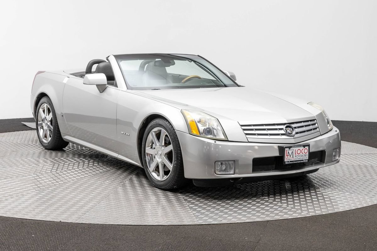 Used 2007 Cadillac XLR RWD image 4