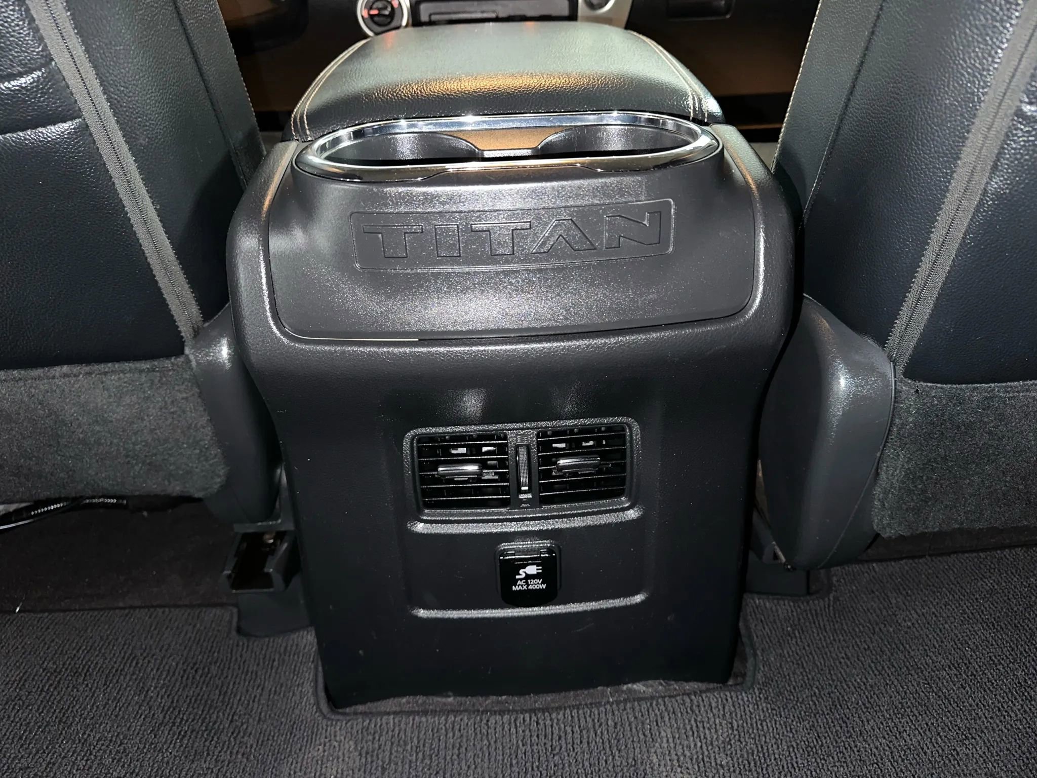 Used 2017 Nissan Titan SL image 28