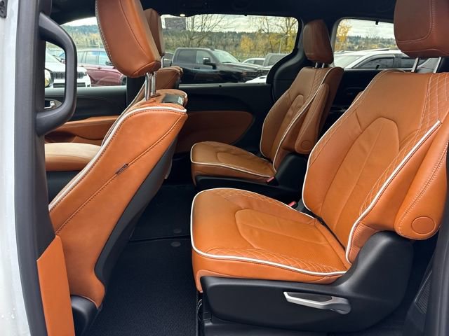 New 2026 Chrysler Pacifica Pinnacle image 14