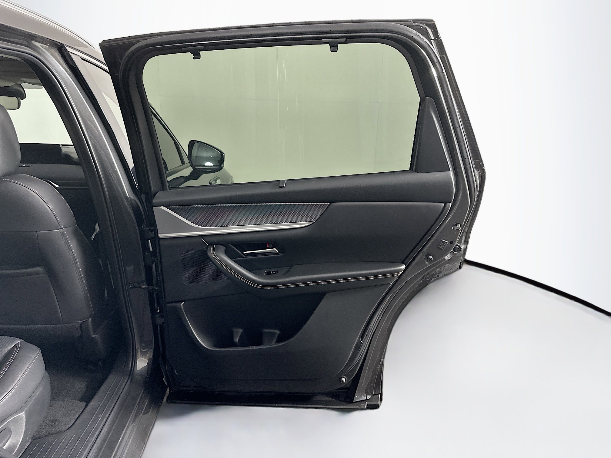 Used 2024 MAZDA CX-90 Plug-In Hybrid w/ Premium Pkg image 34