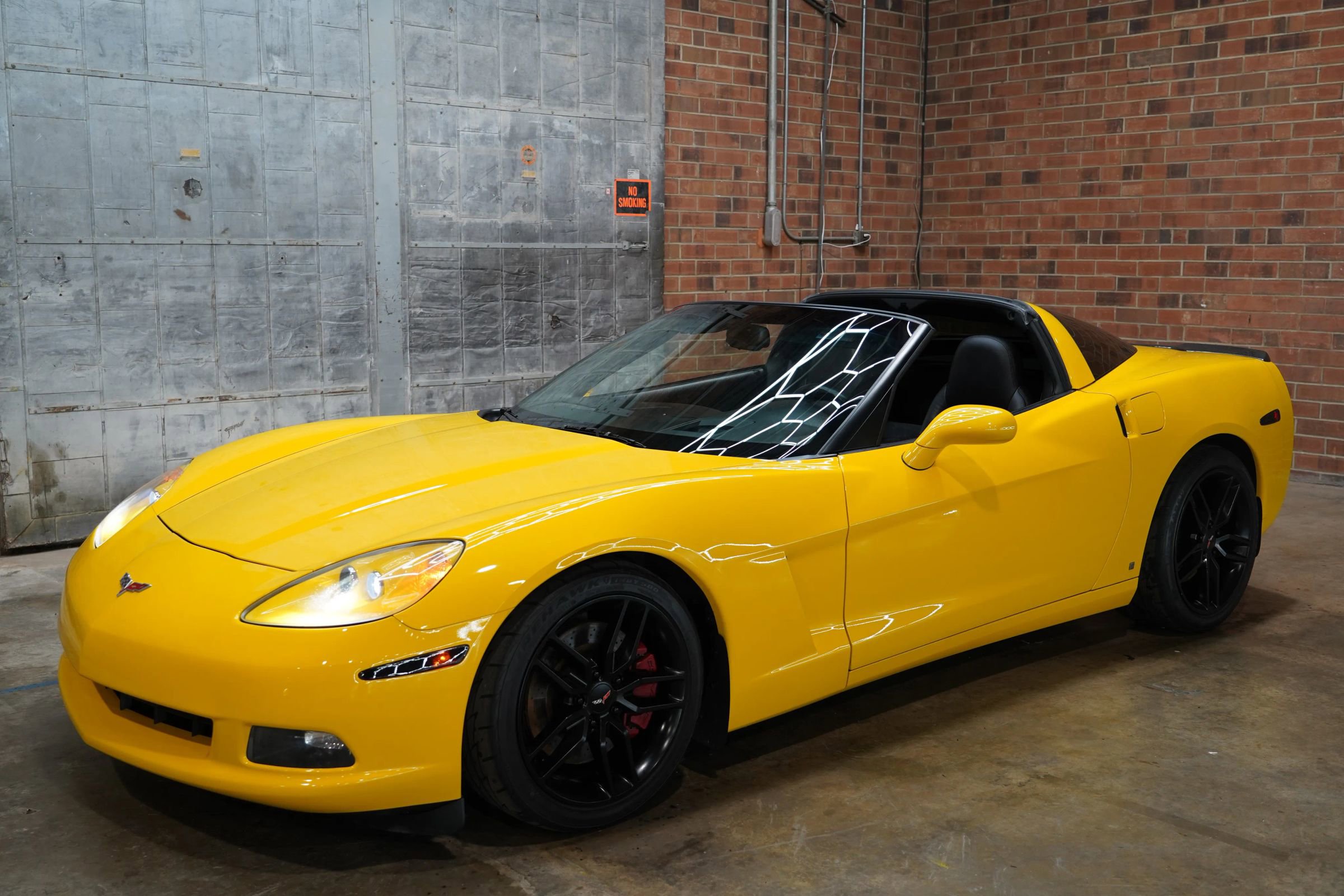 Used 2006 Chevrolet Corvette Coupe w/ Preferred Equipment Group image 40